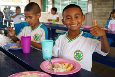 Imagen que representa y simboliza y refuerza el contenido de la noticia: Inversión de $35.000 millones fortalece el PAE en Urabá Antioqueño