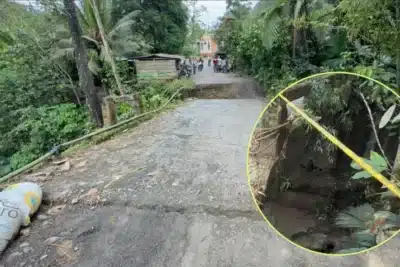 Imagen que representa y simboliza y refuerza el contenido de la noticia: Colapso de puente incomunica a más de 6000 personas en San José de Apartadó