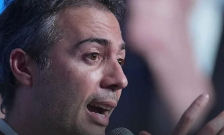 Daniel Quintero presenta tutela para salvaguardar aumento salarial mínimo Imagen que representa y simboliza y refuerza el contenido de la noticia: Daniel Quintero presenta tutela para salvaguardar aumento salarial mínimo