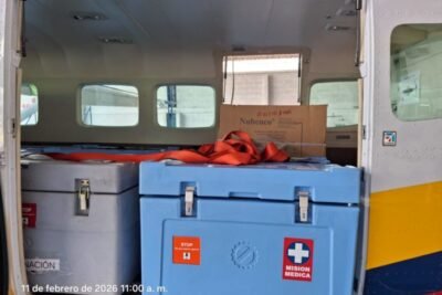 Imagen que representa y simboliza y refuerza el contenido de la noticia: Gobernación de Antioquia entrega vacunas por inundaciones en Urabá