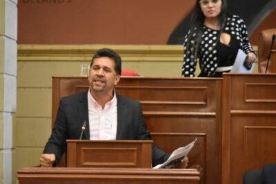 Imagen que representa y simboliza y refuerza el contenido de la noticia: León Fredy Muñoz apoya decreto de emergencia económica en Antioquia