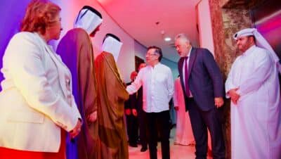 Imagen que representa y simboliza y refuerza el contenido de la noticia: Petro inaugura embajada en Qatar y promueve lazos culturales y comerciales