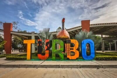 Imagen que representa y simboliza y refuerza el contenido de la noticia: Turbo denuncia que más de 12.000 habitantes no son reconocidos por el DANE