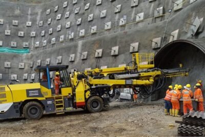 Imagen que representa y simboliza y refuerza el contenido de la noticia: Colombia excava el mayor túnel de Latinoamérica y ahorra 500 km