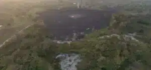 Imagen que representa y simboliza y refuerza el contenido de la noticia: Daños en vías y acueducto tras erupción de volcán de lodo en San Juan de Urabá