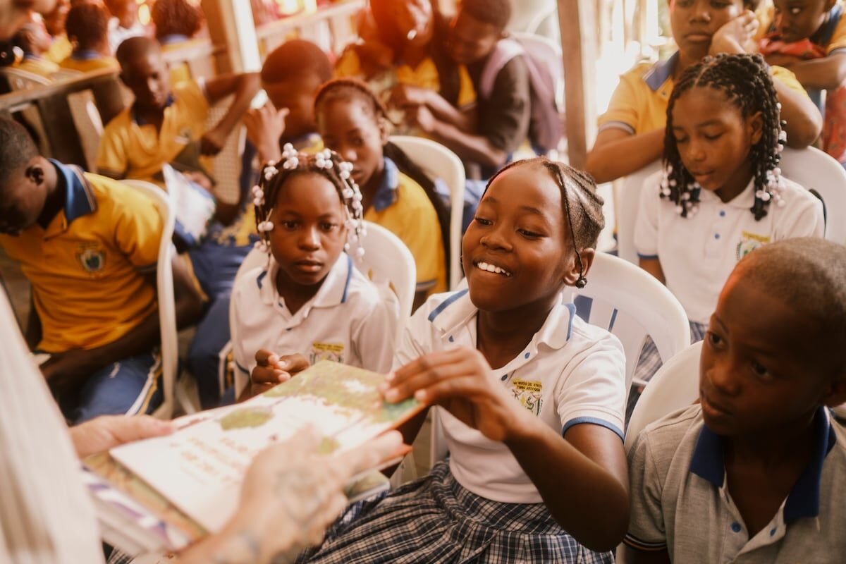Imagen que representa y simboliza y refuerza el contenido de la noticia: El recorrido de los libros hacia el Golfo de Urabá y Chocó
