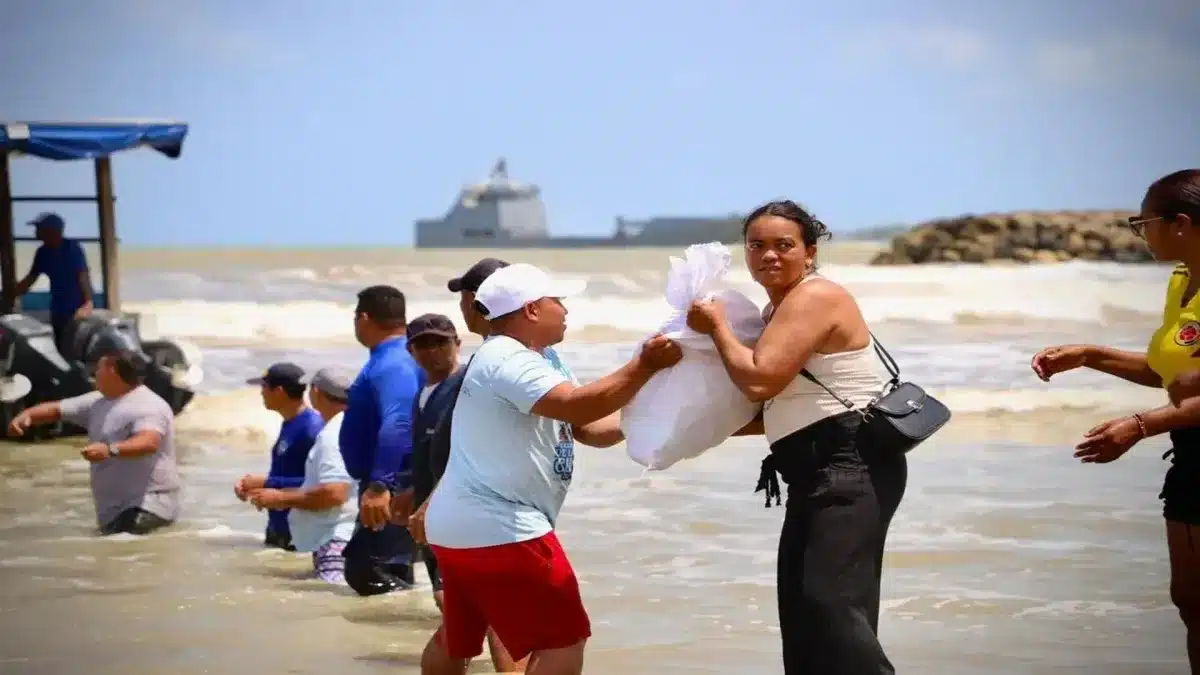 Imagen que representa y simboliza y refuerza el contenido de la noticia: Envío de 20 toneladas de ayuda a Arboletes, Antioquia por mar