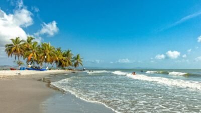 Imagen que representa y simboliza y refuerza el contenido de la noticia: Urabá antioqueño impulsa el turismo en Semana Santa tras la crisis