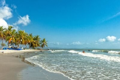 Imagen que representa y simboliza y refuerza el contenido de la noticia: Urabá antioqueño impulsa el turismo en Semana Santa tras la crisis