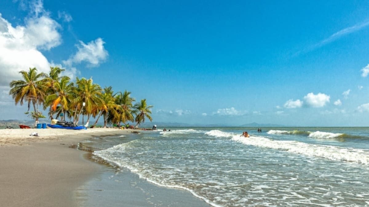 Imagen que representa y simboliza y refuerza el contenido de la noticia: Urabá antioqueño impulsa el turismo en Semana Santa tras la crisis
