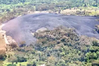 Volcán en Urabá destruye cultivos y causa muertes de ganado Imagen que representa y simboliza y refuerza el contenido de la noticia: Volcán en Urabá destruye cultivos y causa muertes de ganado