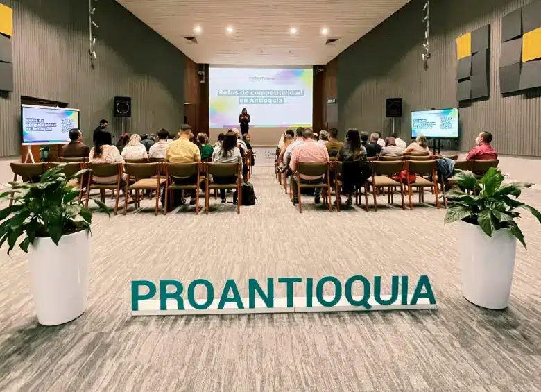 Imagen que representa y simboliza y refuerza el contenido de la noticia: Proantioquia prevé 800.000 nuevos empleos y 900 empresas en Urabá