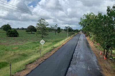 Imagen que representa y simboliza y refuerza el contenido de la noticia: Progreso en Urabá debate sobre inversión en vía Necoclí-Arboletes
