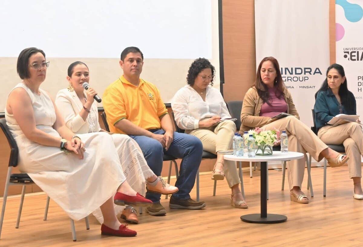 Imagen que representa y simboliza y refuerza el contenido de la noticia: Indra Group crea academia Urabá para potenciar talento tecnológico