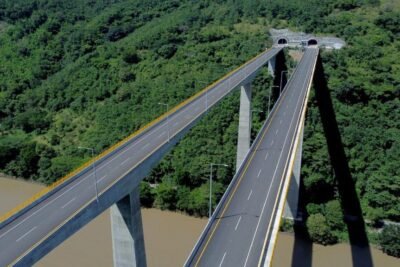 Imagen que representa y simboliza y refuerza el contenido de la noticia: Antioquia se destaca como destino clave para inversión en infraestructura