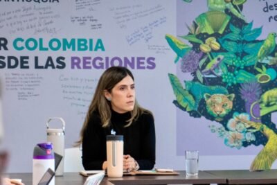 Juliana Velásquez de Proantioquia destaca la importancia de la democracia Imagen que representa y simboliza y refuerza el contenido de la noticia: Juliana Velásquez de Proantioquia destaca la importancia de la democracia