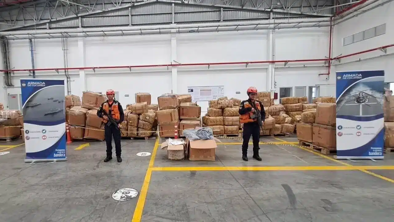 Imagen que representa y simboliza y refuerza el contenido de la noticia: Capturan cargamentos de contrabando en Puerto Antioquia