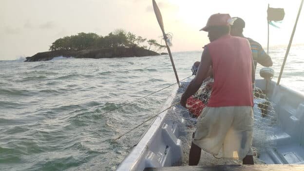 Imagen que representa y simboliza y refuerza el contenido de la noticia: Ciencia y pesca artesanal se encuentran en las comunidades pesqueras de Urabá
