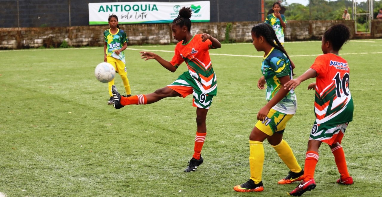 Imagen que representa y simboliza y refuerza el contenido de la noticia: Antioquia impulsa el deporte en Urabá con nuevas disciplinas