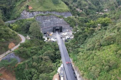 Colombia inaugura el túnel más largo de América Latina Imagen que representa y simboliza y refuerza el contenido de la noticia: Colombia inaugura el túnel más largo de América Latina