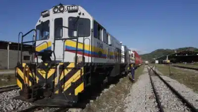 Imagen que representa y simboliza y refuerza el contenido de la noticia: Hito en la construcción del tren que cruzará Colombia