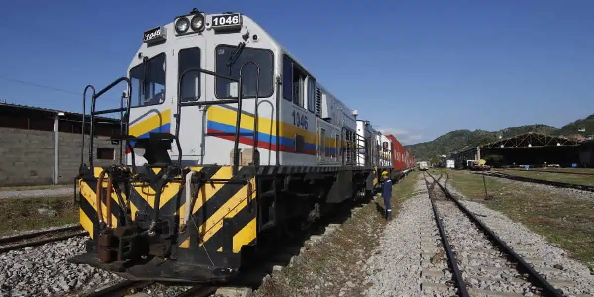 Imagen que representa y simboliza y refuerza el contenido de la noticia: Hito en la construcción del tren que cruzará Colombia