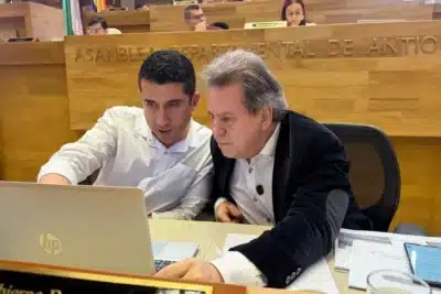 Antioquia moderniza catastro y fortalece autonomía fiscal de 96 municipios Imagen que representa y simboliza y refuerza el contenido de la noticia: Antioquia moderniza catastro y fortalece autonomía fiscal de 96 municipios