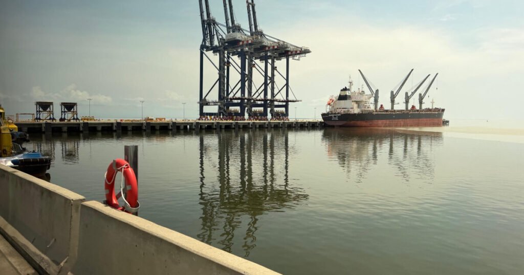 Caldas abre un acceso al océano Atlántico para comercio internacional Imagen que representa y simboliza y refuerza el contenido de la noticia: Caldas abre un acceso al océano Atlántico para comercio internacional