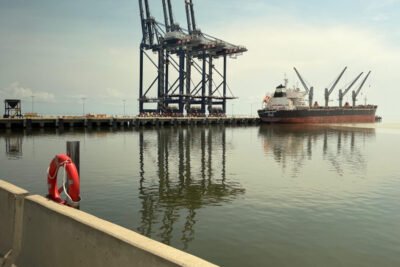 Caldas abre un acceso al océano Atlántico para comercio internacional Imagen que representa y simboliza y refuerza el contenido de la noticia: Caldas abre un acceso al océano Atlántico para comercio internacional