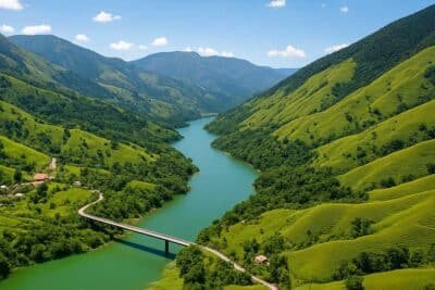Imagen que representa y simboliza y refuerza el contenido de la noticia: Antioquia, segunda región más competitiva con 2 grandes desafíos