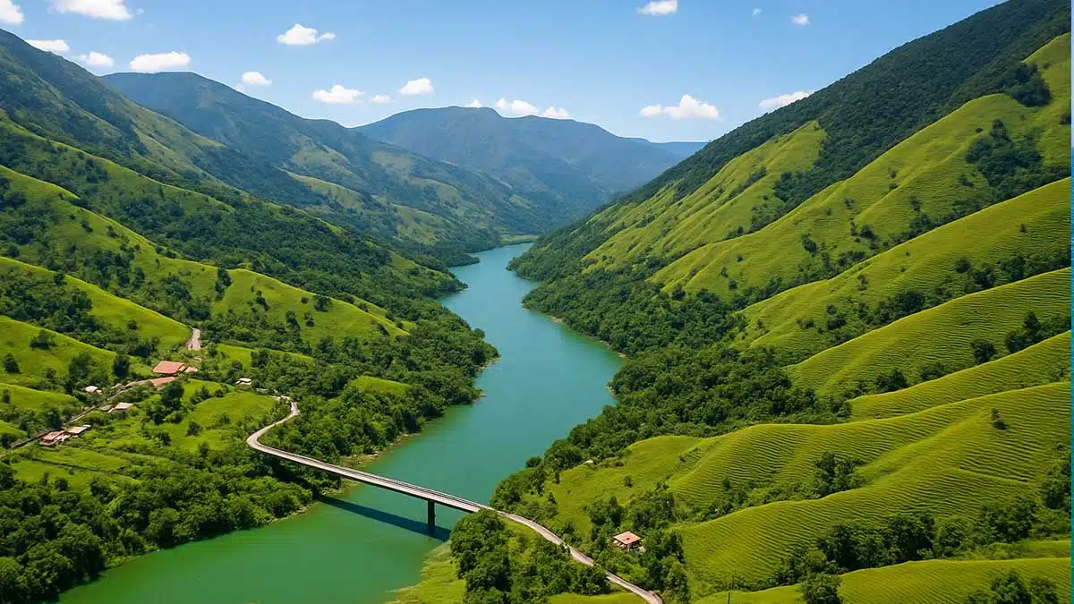 Imagen que representa y simboliza y refuerza el contenido de la noticia: Antioquia, segunda región más competitiva con 2 grandes desafíos