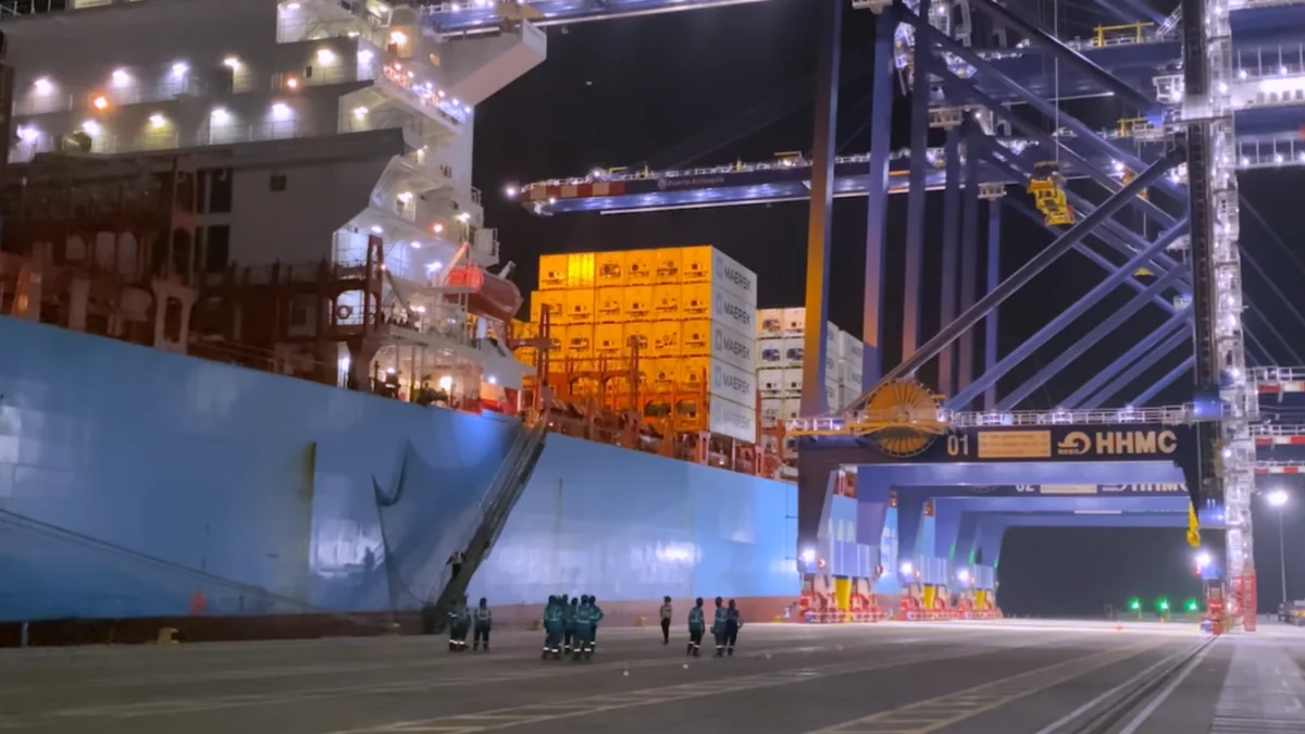 Imagen que representa y simboliza y refuerza el contenido de la noticia: Colombia abre ruta directa para barcos extranjeros y comercio global