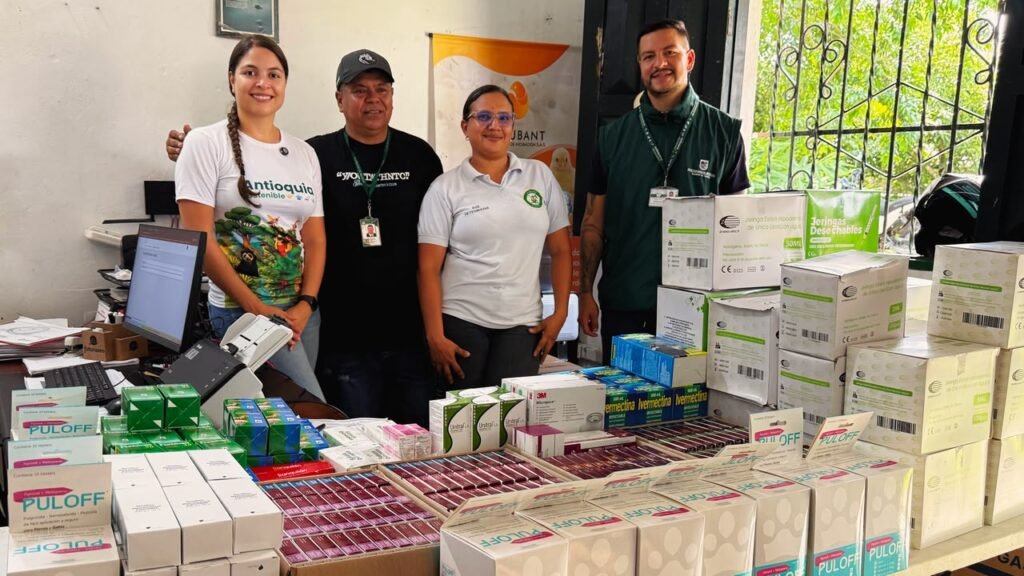 Gobernación de Antioquia entrega kits veterinarios a 14 municipios Imagen que representa y simboliza y refuerza el contenido de la noticia: Gobernación de Antioquia entrega kits veterinarios a 14 municipios