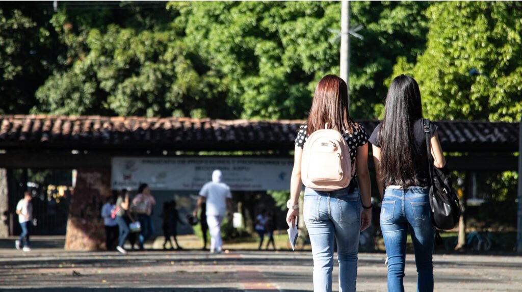 Inscripciones para Becas Jóvenes Pa' Lante en Antioquia hasta el 13 de julio Imagen que representa y simboliza y refuerza el contenido de la noticia: Inscripciones para Becas Jóvenes Pa' Lante en Antioquia hasta el 13 de julio