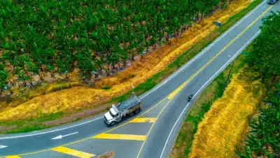 Imagen que representa y simboliza y refuerza el contenido de la noticia: Invías destina 8,7 billones para infraestructura en 14 departamentos