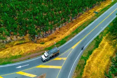 Imagen que representa y simboliza y refuerza el contenido de la noticia: Invías destina 8,7 billones para infraestructura en 14 departamentos