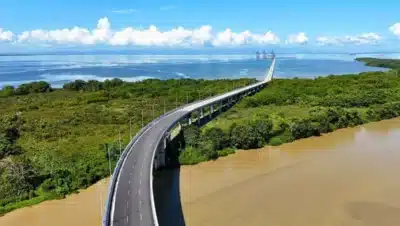 Imagen que representa y simboliza y refuerza el contenido de la noticia: La vía a Puerto Antioquia presenta dudas y no opera a plena capacidad