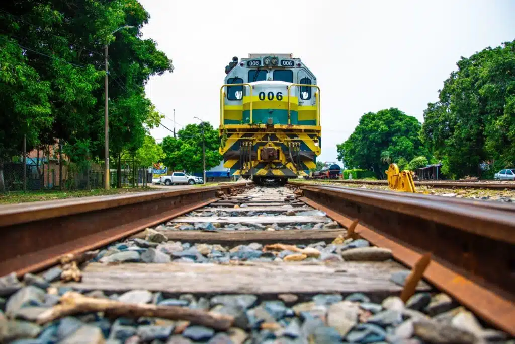 Ministra de Transporte sobre reactivación ferroviaria en Colombia Imagen que representa y simboliza y refuerza el contenido de la noticia: Ministra de Transporte sobre reactivación ferroviaria en Colombia