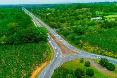 Imagen que representa y simboliza y refuerza el contenido de la noticia: Municipios de Antioquia más cerca gracias a nuevas vías rápidas