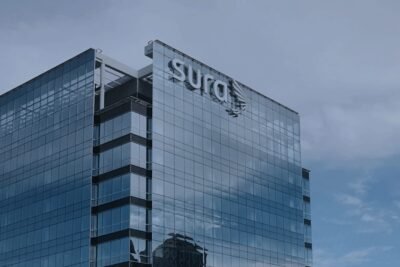 Seguros SURA apoya la educación de más de 3700 estudiantes en Antioquia Imagen que representa y simboliza y refuerza el contenido de la noticia: Seguros SURA apoya la educación de más de 3700 estudiantes en Antioquia