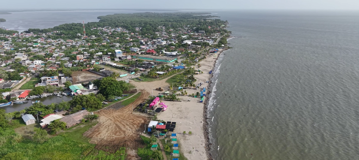 Imagen que representa y simboliza y refuerza el contenido de la noticia: Urabá Antioqueño como hub logístico aéreo y portuario en Colombia