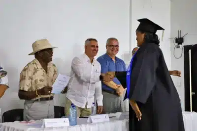 Imagen que representa y simboliza y refuerza el contenido de la noticia: Becas Jóvenes Pa' Lante de Antioquia gradúan primera promoción en Operación Portuaria