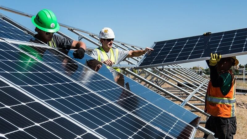 Colombia obtiene US$700 millones de CAF para energía solar y proyectos regionales Imagen que representa y simboliza y refuerza el contenido de la noticia: Colombia obtiene US$700 millones de CAF para energía solar y proyectos regionales
