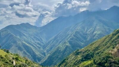 Imagen que representa y simboliza y refuerza el contenido de la noticia: Descubre Antioquia: pueblos, fiestas y naturaleza encantada