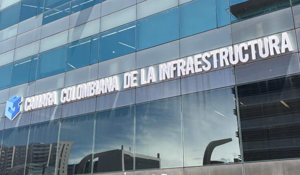 Retos de infraestructura del nuevo Gobierno: 4G, Túnel del Toyo y Puerto Antioquia Imagen que representa y simboliza y refuerza el contenido de la noticia: Retos de infraestructura del nuevo Gobierno: 4G, Túnel del Toyo y Puerto Antioquia