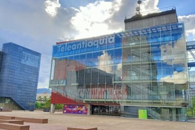Teleantioquia refuerza su compromiso con las regiones y centros informativos Imagen que representa y simboliza y refuerza el contenido de la noticia: Teleantioquia refuerza su compromiso con las regiones y centros informativos