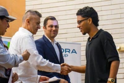 Indra Group finaliza Academia Urabá con 28 certificados en tecnología Imagen que representa y simboliza y refuerza el contenido de la noticia: Indra Group finaliza Academia Urabá con 28 certificados en tecnología