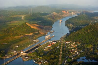 Imagen que representa y simboliza y refuerza el contenido de la noticia: Gobiernos previos y propuestas del canal interoceánico en Chocó