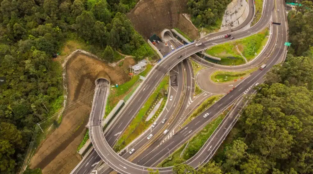 Macroproyectos de infraestructura en Colombia y su inversión de $150 billones Imagen que representa y simboliza y refuerza el contenido de la noticia: Macroproyectos de infraestructura en Colombia y su inversión de $150 billones