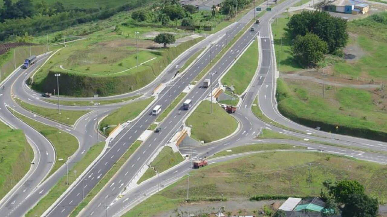 Imagen que representa y simboliza y refuerza el contenido de la noticia: Más de 100 mil millones para proyectos viales en Córdoba y Antioquia